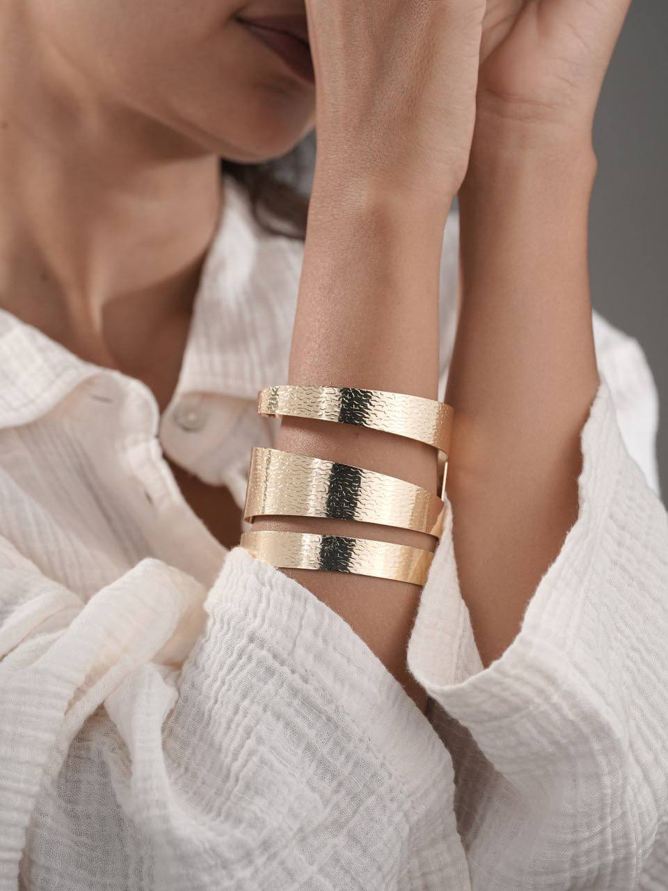 Korean Textured Triple-Band Cuff Bracelet – Hammered Gold Statement Bangle